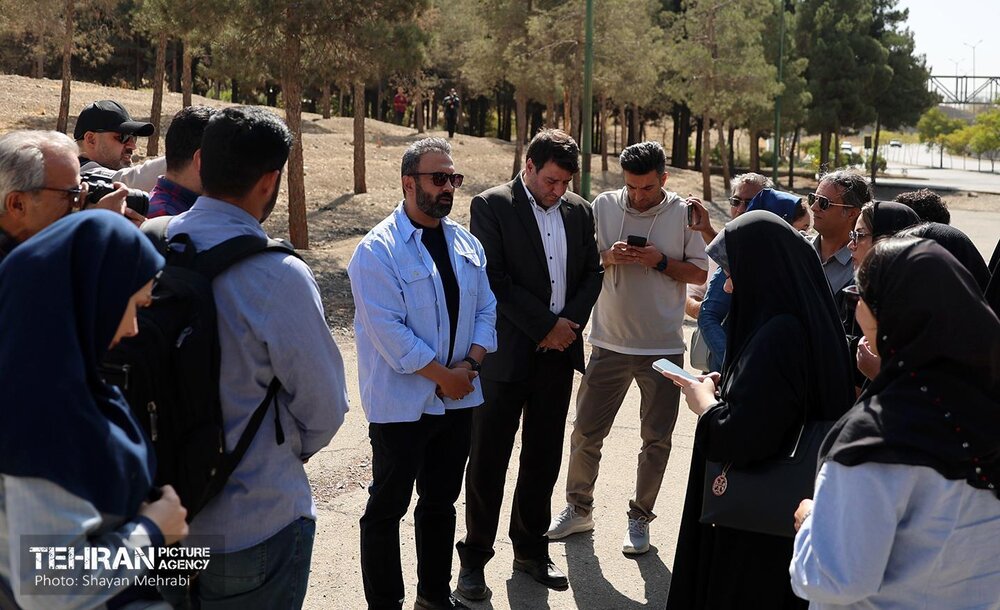 بازدید اصحاب رسانه از روند انجام عملیات احیای چیتگر