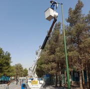 حذف فضاهای بی‌دفاع شهری با اجرای روشنایی در بوستان جنگلی سرخه‌حصار