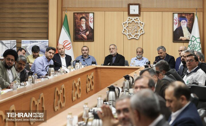 جلسه شورای معاونین و شهرداران مناطق
