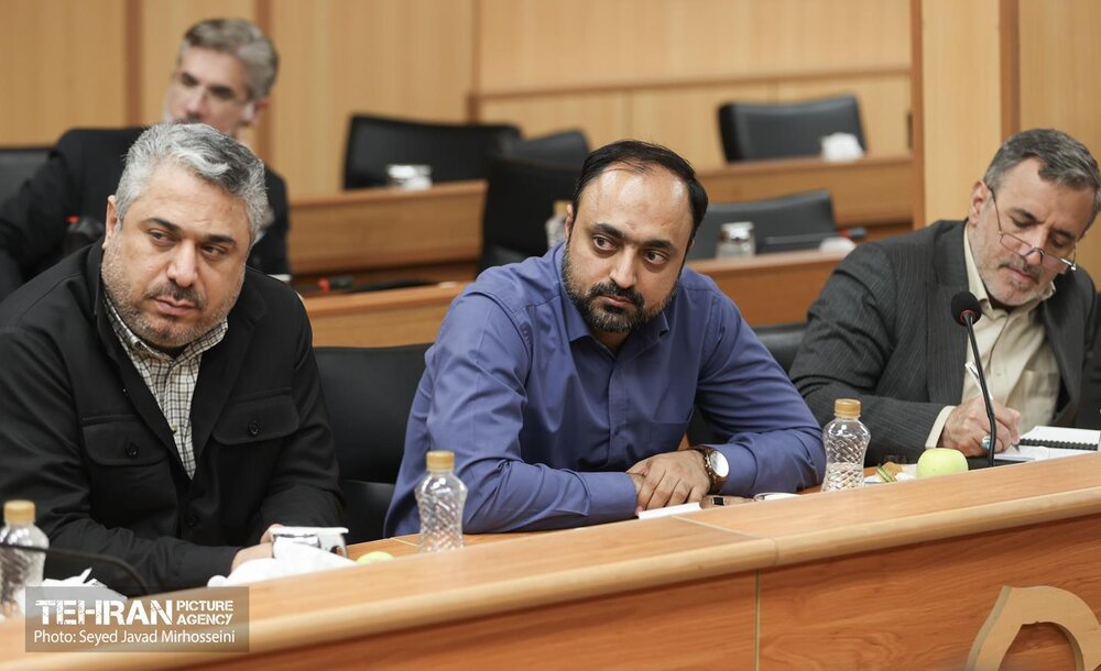 جلسه شورای معاونین و شهرداران مناطق