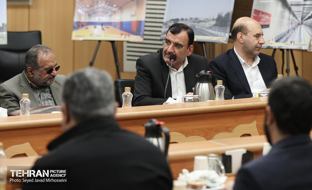 جلسه شورای معاونین و شهرداران مناطق