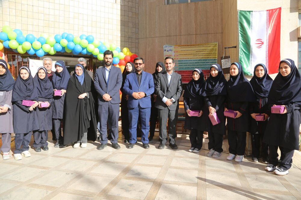 از کارناوال تهران‌گردی تا نمایش خودروهای کلاسیک؛ جلوه‌ای نو از هویت شهری در منطقه ۱۰