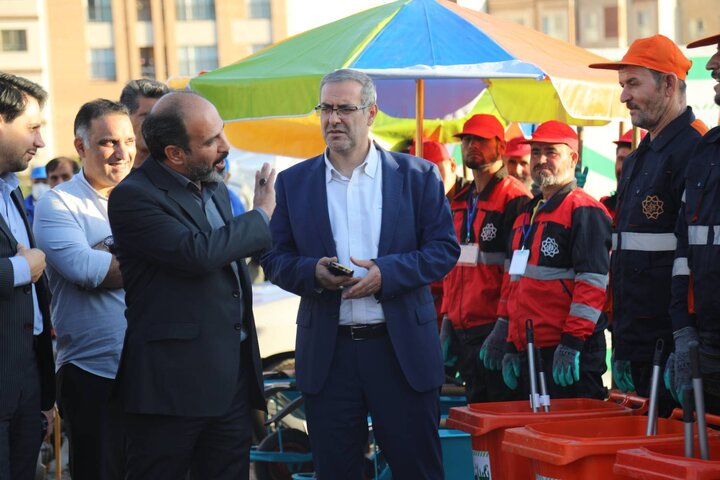 بازدید مدیرکل خدمات شهری شهرداری تهران از «اکیپ‌های ویژه نگهداشت روز» منطقه۶/ حضور بیش از ۱۰۰نیروی انسانی در میدان با ادوات و تجهیزات تخصص