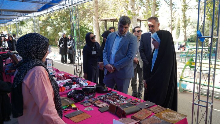 حمایت شهرداری منطقه ۲۱ از بانوان کارآفرین با ایجاد بازارهای دائمی و نمایشگاه‌های عرضه محصولات