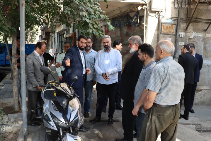 قمی: مختل شدن آرامش ساکنان منطقه خط قرمز شهرداری است/ ضرورت برخورد قاطع با اصناف متخلف