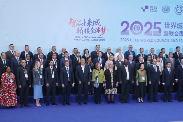 عکس یادگاری شهردار پایتخت جمهوری اسلامی ایران با شهرداران شهرهای بزرگ دنیا در افتتاحیه UCLG