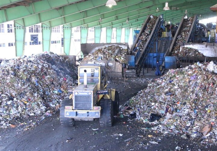 جمع‌آوری بیش از ۲۱ تُن پسماند تَر در فصل تابستان در منطقه ۸