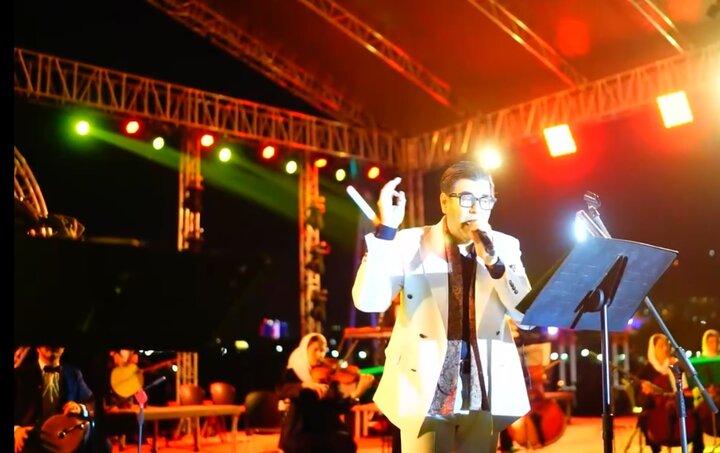 کنسرت «سالار عقیلی» زیر آسمان برج میلاد