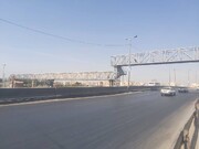 پل عابرپیاده ایستگاه معدن در منطقه ۲۰ بازطراحی شد/ ایمنی عابران و روان‌سازی تردد در اولویت شهرداری منطقه ۲۰