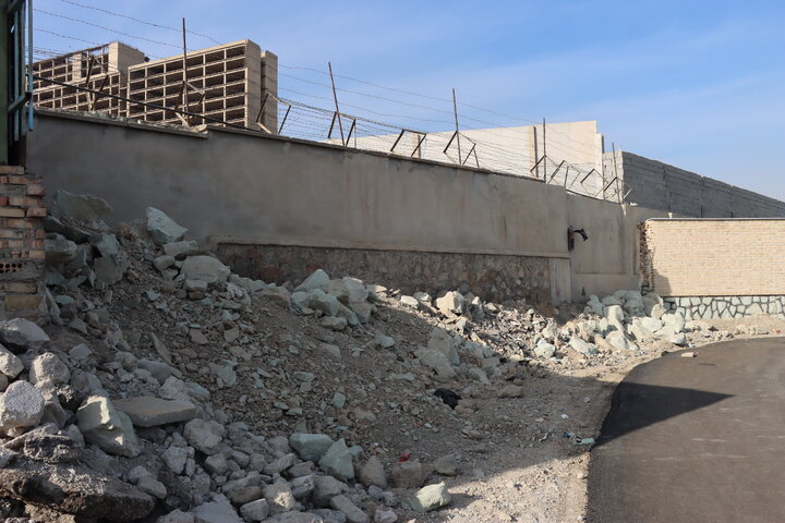  رفع گره ۱۵‌ ساله ابرپروژه اتصال بلوار دلاوران به بزرگراه امام‌علی(ع)/ همکاری شهرداری منطقه‌ ۴ و بنیاد مستضعفان در تخریب دیوار معارض