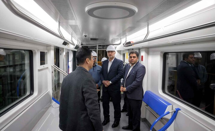 ۲ رام قطار چینی در مراحل پایانی تولید؛ پروژه وارد فاز تولید انبوه شد/ ویژگی‌های واگن‌های جدید چینی  