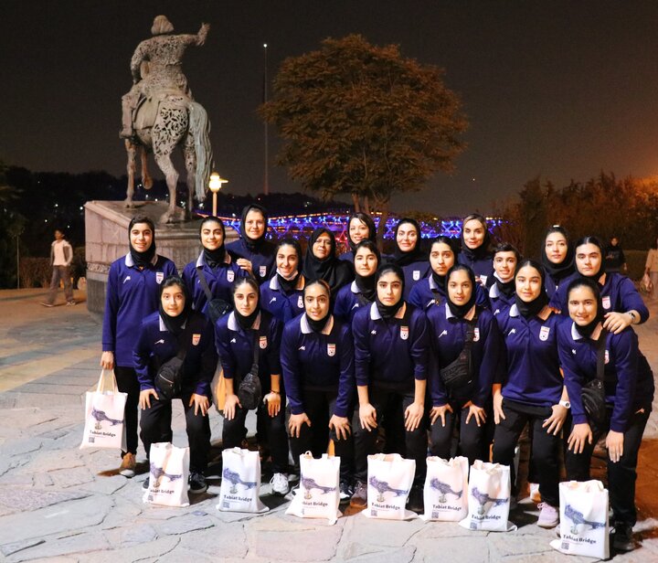 بازدید تیم ملی فوتسال بانوان از منطقه فرهنگی و گردشگری عباس‌آباد