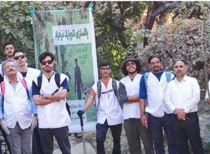 پاک‌سازی روددره فرحزاد با مشارکت دانشجویان دوستدار محیط‌زیست