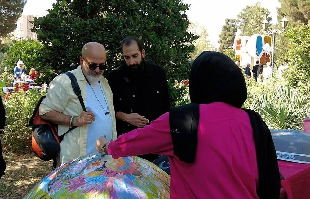 استفاده هر شهروند از حمل و نقل عمومی غیرفسیلی معادل کاشت ۵۷ درخت به شهر کمک میکند/ «جشن باران»؛ نمادی از همبستگی شهروندان برای حفاظت از طبیعت