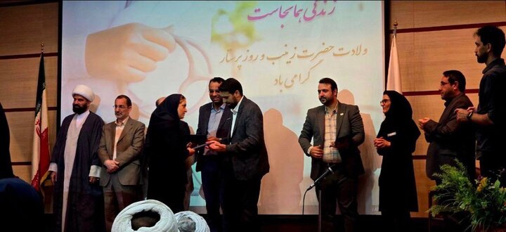 حضور شهردار منطقه ۱۱ در بیمارستان روزبه به مناسبت روز پرستار