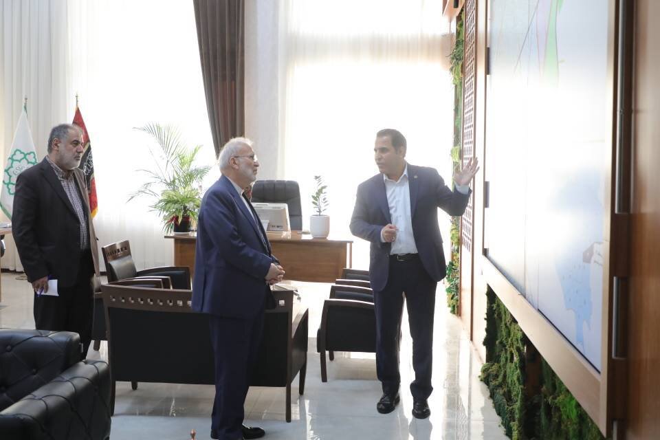 برگزاری نشست شهردار منطقه ۱۳ و نماینده مجلس در خصوص تعریض خیابان پیروزی