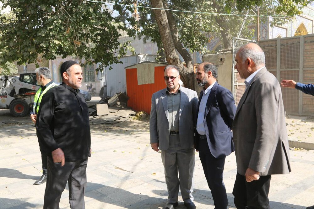 اجرای چهارمین مرحله طرح کوچه پس کوچه در بلوک ٢ محله بریانک 