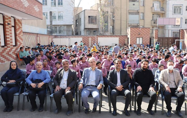 برگزاری آیین بیست و پنجمین انتخابات شهردار در مدرسه دکتر نورصالحی منطقه ۱۱