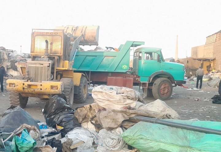 جمع‌آوری بیش از ۱۵۰۰ کیلوگرم پسماند خشک از دو مرکز غیرمجاز در منطقه ۱۹