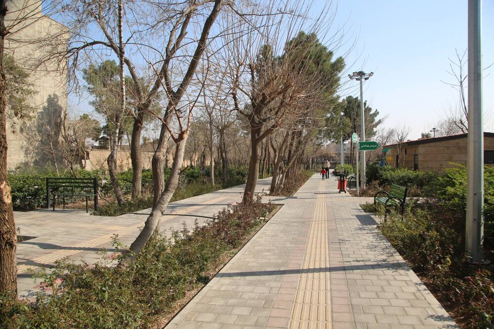 عزم جدی منطقه ۱۰ در بازآفرینی فضاهای سبز محلی/ صددرصدی منابع مالی پروژههای بازسازی چهار بوستان محقق شدند
