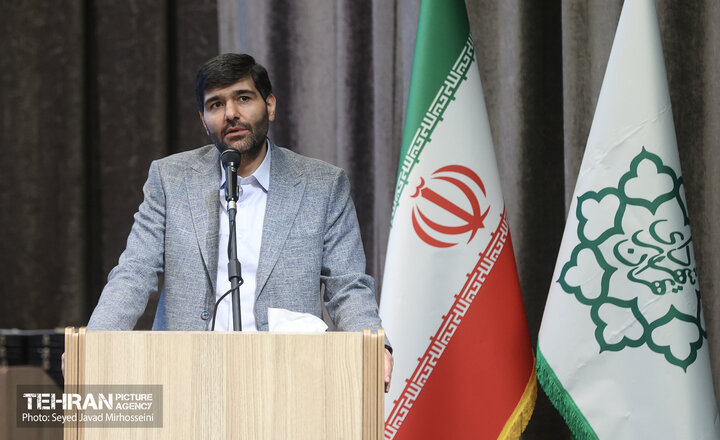 معاون مالی و اقتصاد شهری شهرداری تهران: درآمد پایدار پایتخت ۱۰ برابر شده است / عضو شورای شهر:  برقی سازی حمل و نقل تهران شجاعت می‌خواست