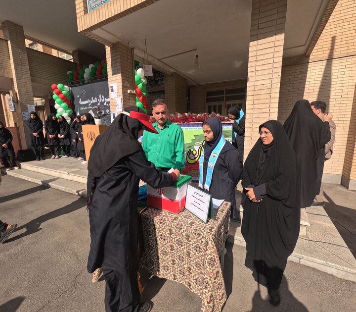 برگزاری بیست و پنجمین دوره طرح شهردار مدرسه در ۵۳ مدرسه منطقه ۲٠