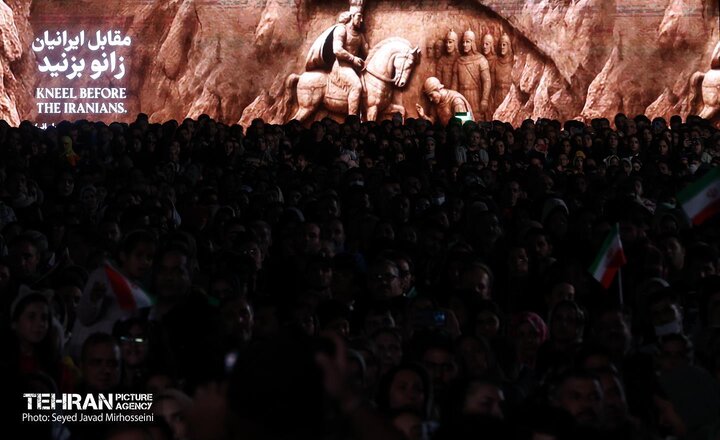 رویداد «شب ایران» در میدان انقلاب اسلامی