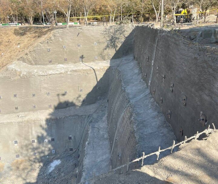 پایان عملیات ایمن‌سازی دیواره خطرساز در شهرک شهید محلاتی 