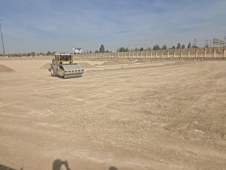 اجرای عملیات خاکریزی ورودی پروژه ایجاد دسترسی بلوار علامه عسگری به گلزار شهدا بهشت زهرا (س)