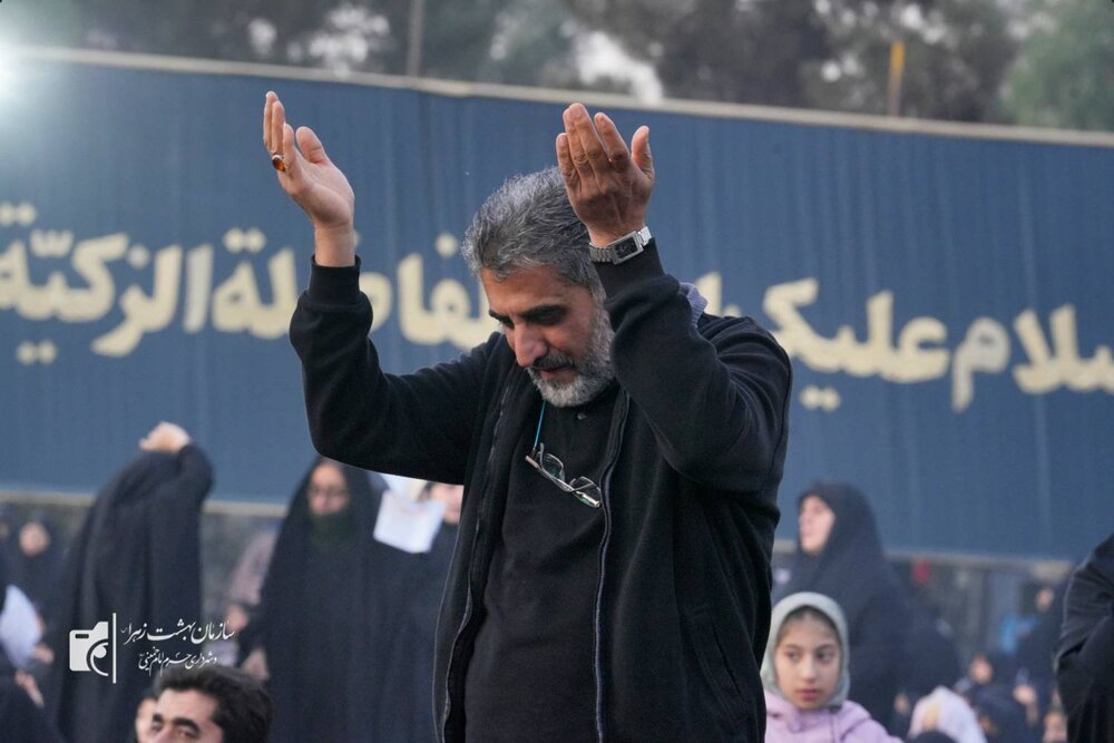 اقامه نماز استغفار و قرائت دعای طلب باران در گلزار مطهر شهدای بهشت زهرا(س)