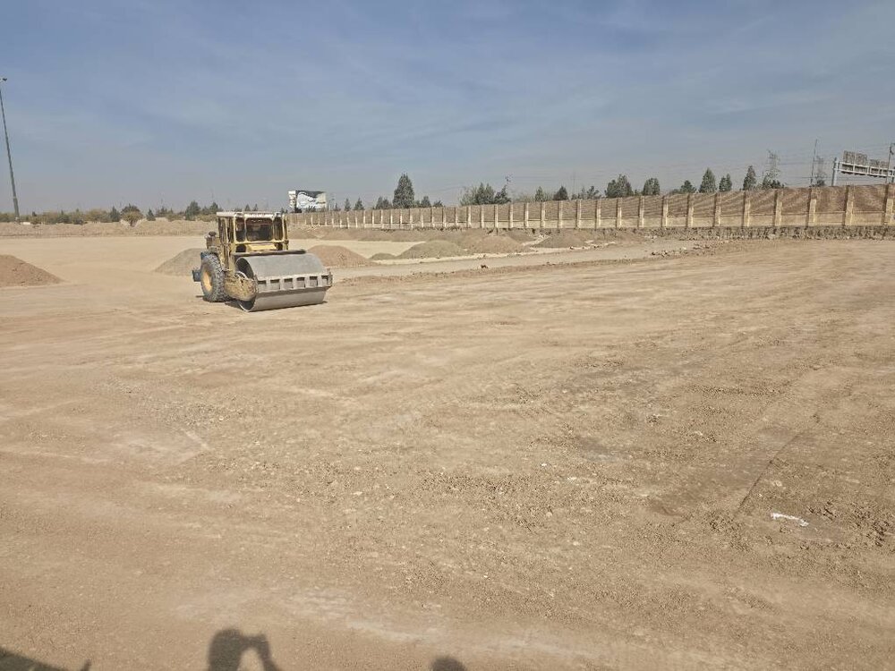 اجرای عملیات خاکریزی ورودی پروژه ایجاد دسترسی بلوار علامه عسگری به گلزار شهدا بهشت زهرا (س)