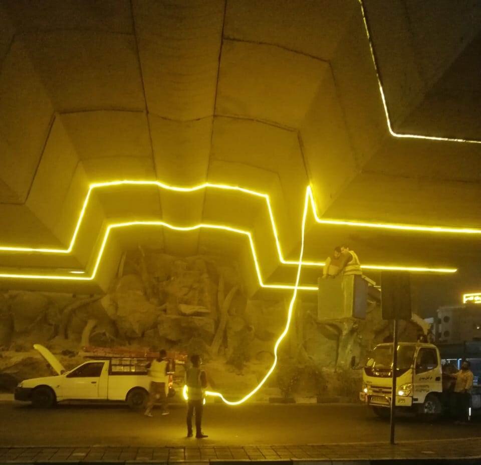 طرح نورپردازی مدرن با ریسه‌های نوری کم‌مصرف در پل سیدخندان اجرا شد