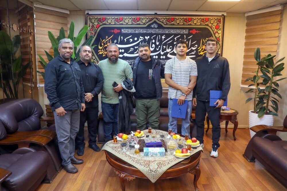 تقدیر ویژه شهردار منطقه ۱۷ از قهرمانان کشتی کشور