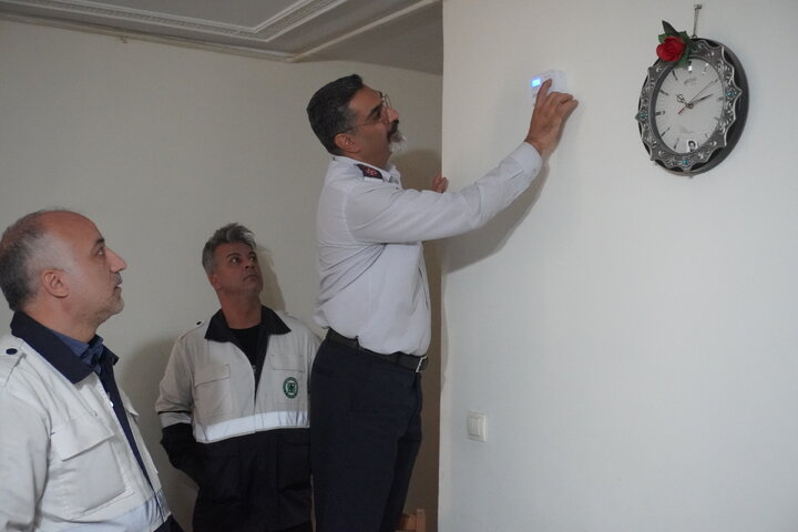 توزیع ۴۰ دستگاه سنجش گاز در منطقه ۲۰ در پویش پیشگیری از مخاطرات گاز منواکسید کربن