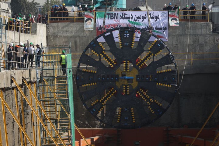 مونتاژ مهمترین قطعه دومین TBM در کارگاه جنت‌آباد از خط ۱۰؛ آغاز عملیات حفاری از  دی‌ماه/ ساخت ایستگاه‌ها با اولویت بخش غربی انجام می‌شود