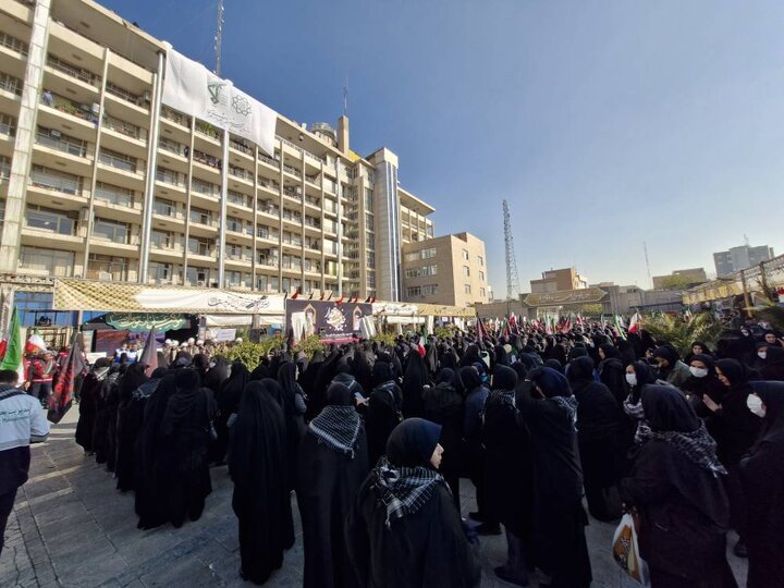 نمایش اقتدار بزرگ‌ترین اجتماع بسیجیان شهرداری تهران