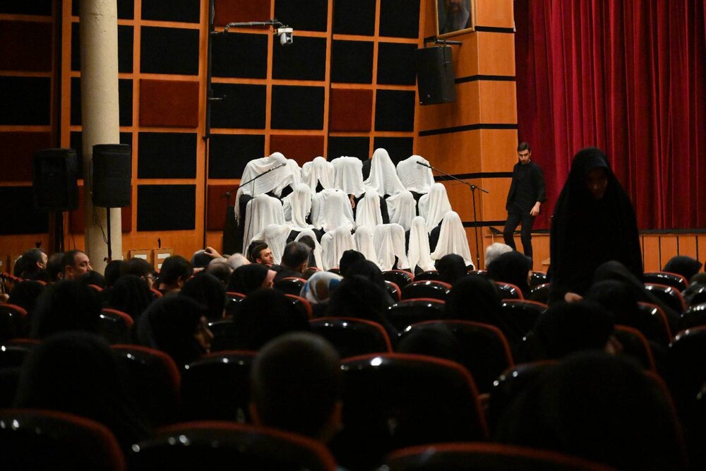 اجرای نمایش تاریک‌ترین کودتا، با روایت دانش‌آموزان در دهه دوم فاطمیه 