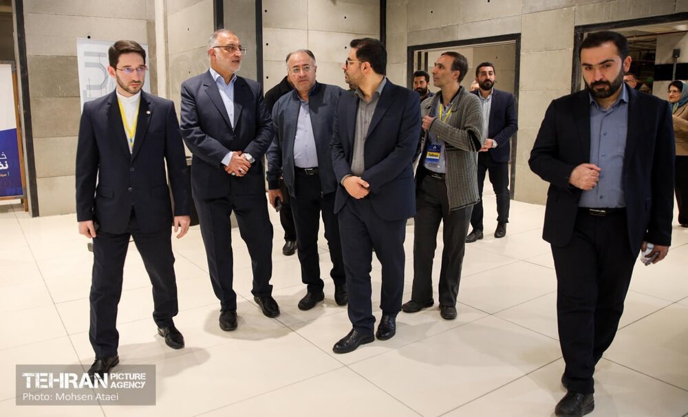 بازدید زاکانی از غرفه سازمان فناوریهای نوین و نمایشگاه دستاوردهای شرکتهای دانشبنیان در حاشیه اجلاس شهری ۲۰۲۵