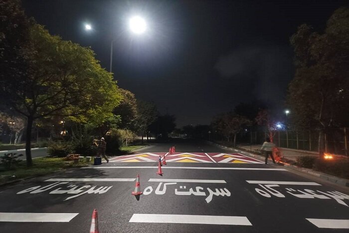 اجرای ۷۰ هزار متر خط‌کشی محوری معابر به منظور ارتقای ایمنی تردد در منطقه ۲۰