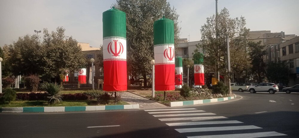 نصب هشت کتل پرچم ایران در میدان امامت