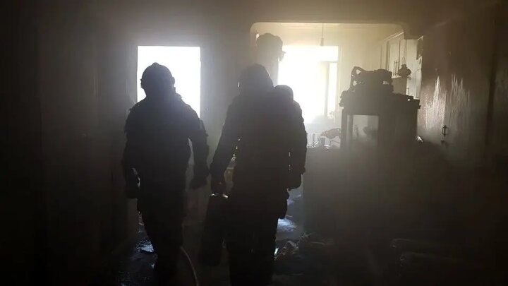 گپ خودمانی با آتش نشانی که ستاره اینستاگرام شد / روایت لحظات دلهره آور نجات زنی که می خواست به پایین بپرد!