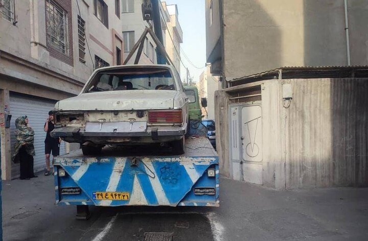 جمع‌آوری ۴۴ خودروی فرسوده و بلاصاحب از نواحی چهارگانه منطقه ۱۳