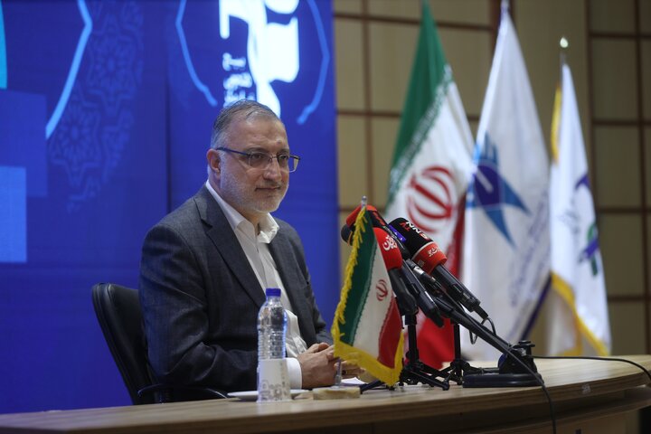 برخی رسماً می‌گویند تهران را گران کنیم تا مردم بروند! / قسم خوردند نمی گذاریم حتی یک دستگاه اتوبوس وارد کشور کنید