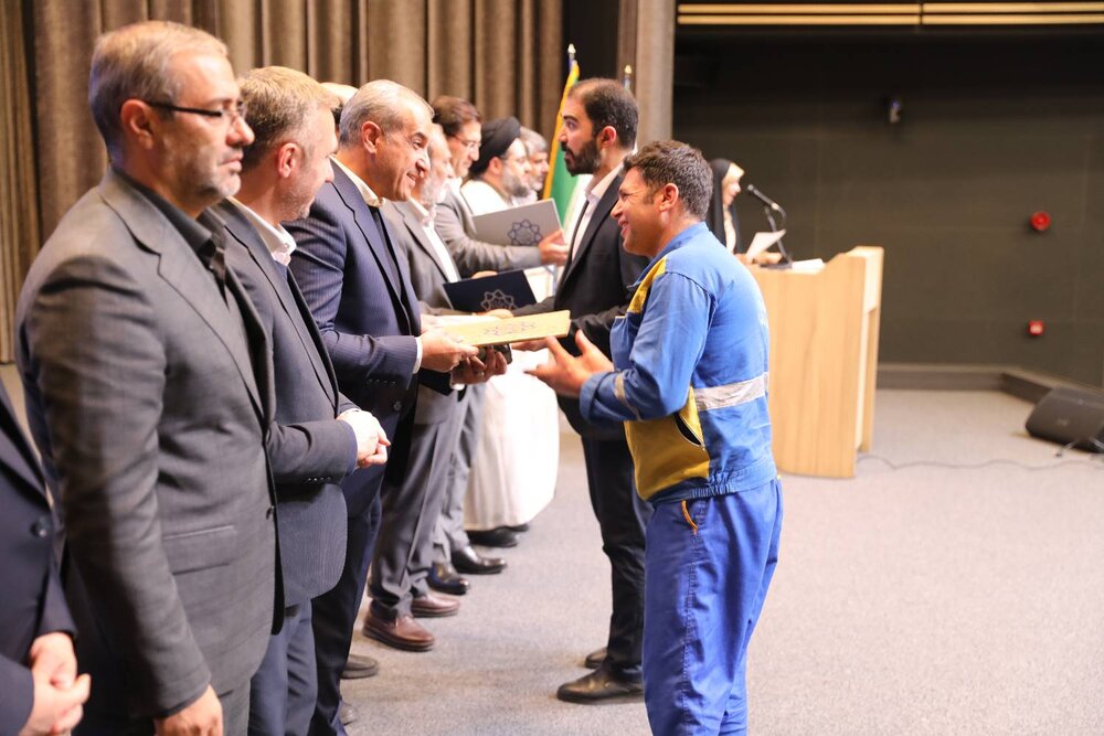 فراهم آوردن زمینه ارتقای نیروی انسانی در صدر برنامه‌های مدیریت شهری 