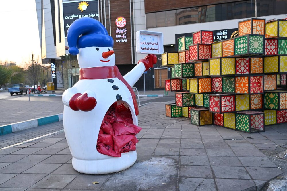 ‍ رونمایی از دومین سازه جانمایی کیسه‌های شن با طرح گلوله برفی در منطقه یک