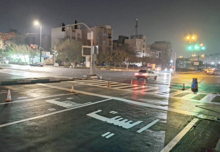  اجرای ۱۱۰۰ متر خط‌کشی و علائم ترافیکی جدید در تقاطع‌های پرتردد منطقه ۲۰