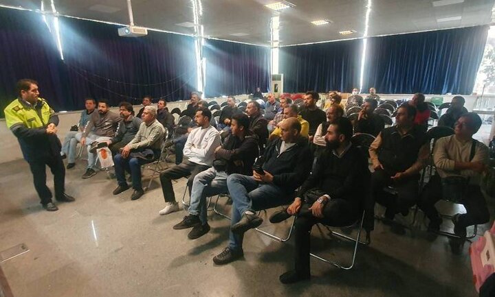 تدوام برگزاری کارگاه‌های آموزشی رانندگان ناوگان حمل ونقل عمومی در منطقه ۹