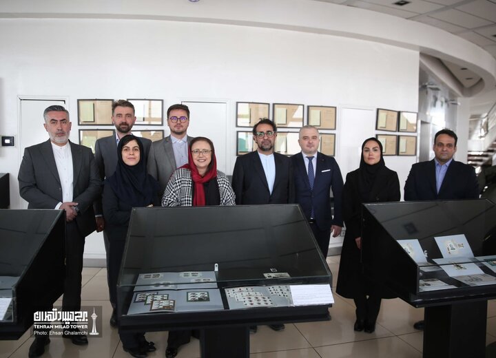 سفیر رومانی نمایشگاه تمبرهای تاریخی این کشور را در برج میلاد افتتاح کرد/ نمایش تاریخ رومانی در برج میلاد