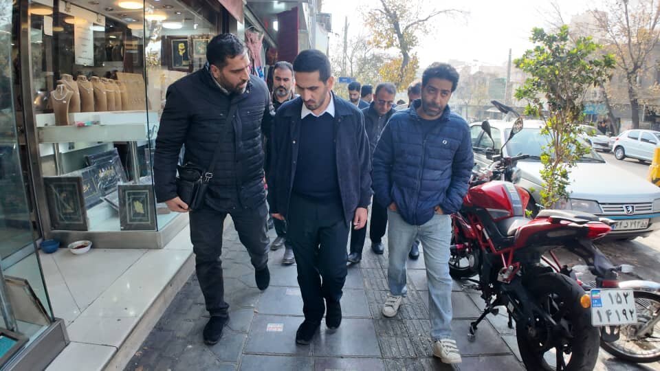 بازدید میدانی شهردار منطقه ۱۰ از روند تکمیل ۱۷ پروژه عمرانی، خدماتی و فرهنگی در سال جاری