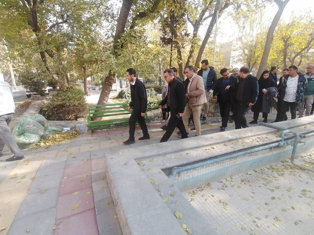 بازدید میدانی شهردار منطقه ۱۰ از روند تکمیل ۱۷ پروژه عمرانی، خدماتی و فرهنگی در سال جاری